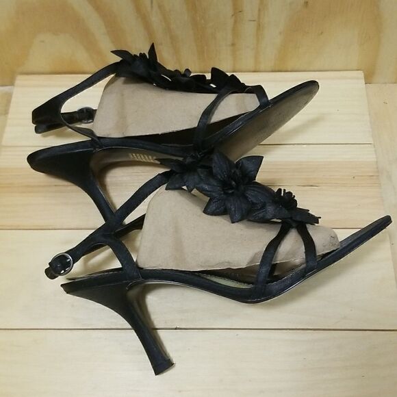 Classy Women's heels by Unlisted Wmn's size 10 Medium - Picture 6 of 8